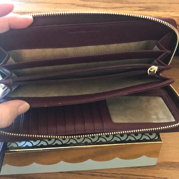 Michael Kors Leather Wristlet Wallet - Picture 5 of 6